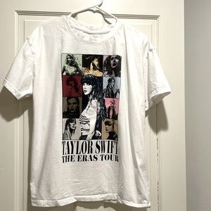 Taylor Swift Eras Tour tshirt - XL